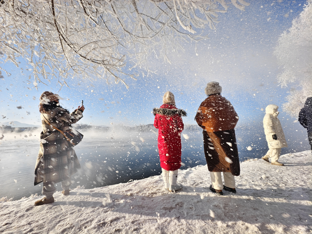 吉林设立冰雪假期：全省义务教育学校放假，鼓励职工带薪休假